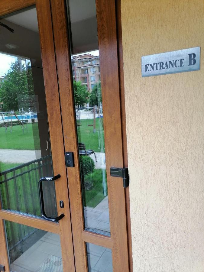 Bright Studio With Parking & Pool Свети-Влас Экстерьер фото