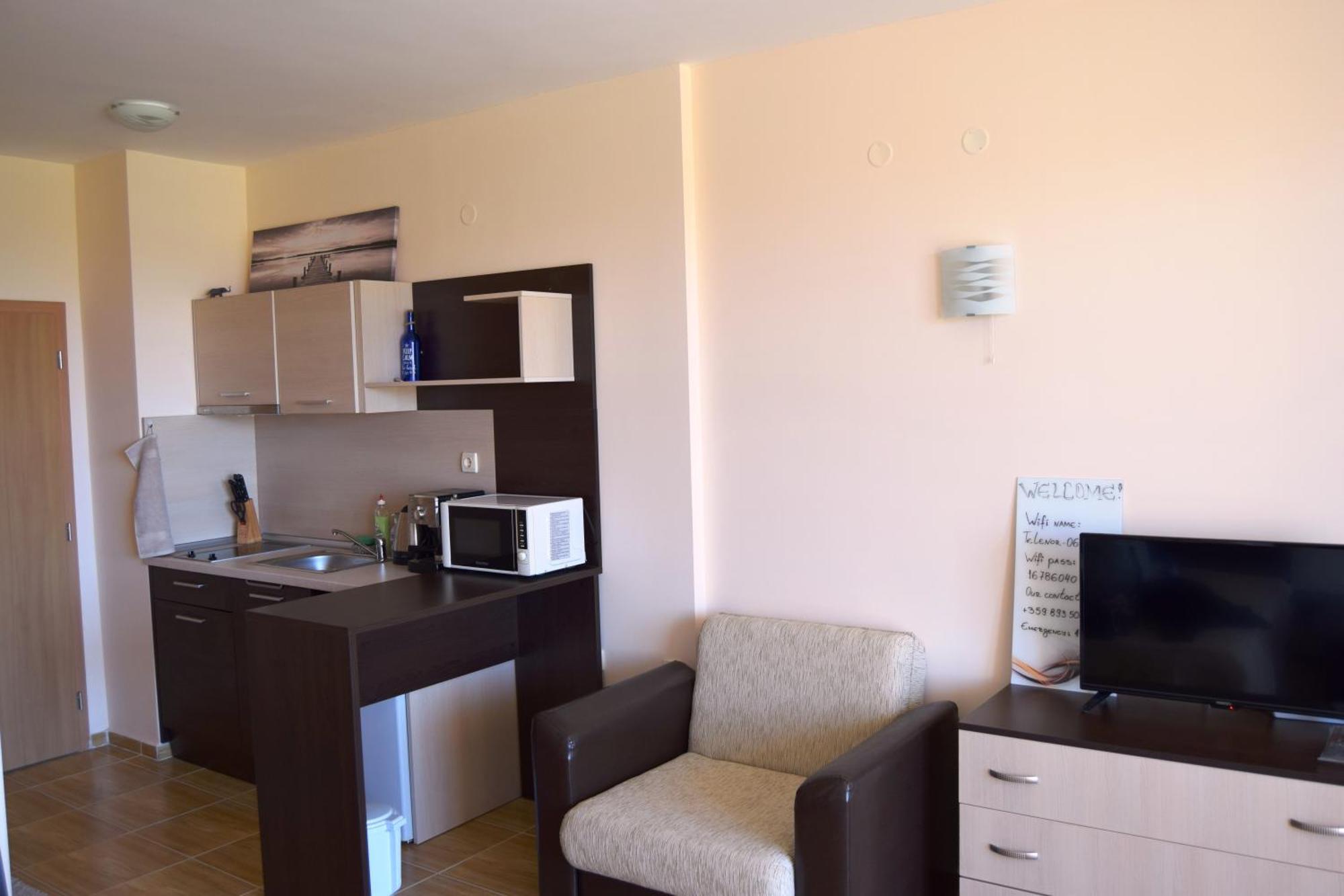 Bright Studio With Parking & Pool Свети-Влас Экстерьер фото