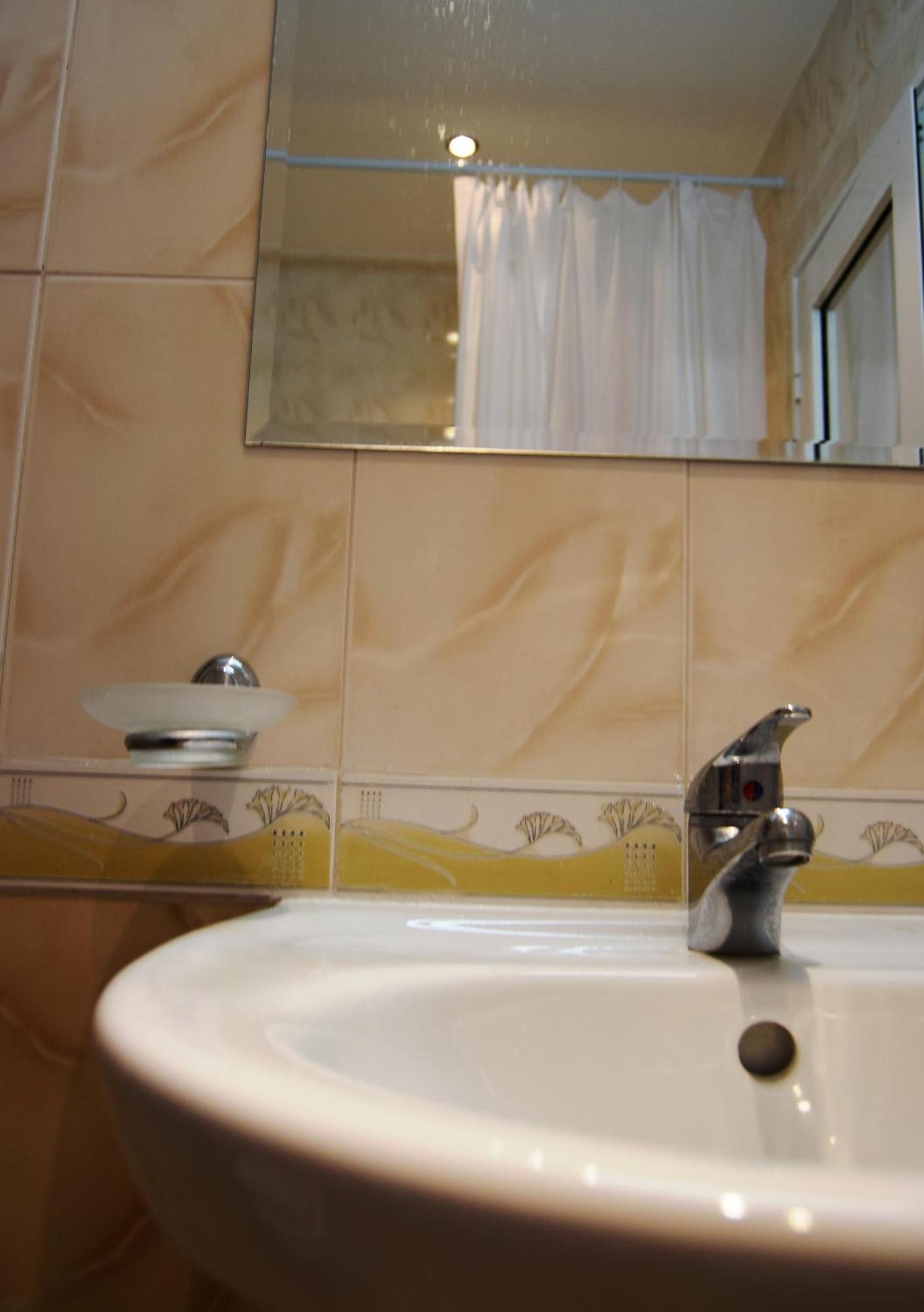 Bright Studio With Parking & Pool Свети-Влас Экстерьер фото