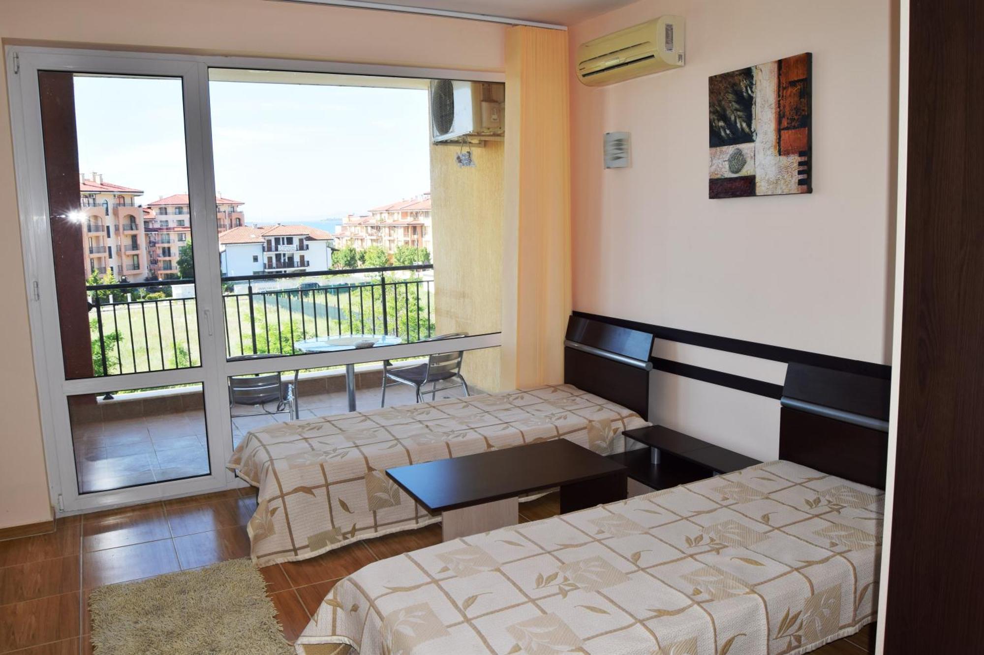 Bright Studio With Parking & Pool Свети-Влас Экстерьер фото